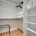 Global Luxury Suites At Via 57