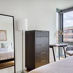 Lic 1Br W Doorman Gym Pool Nr E River Nyc-690
