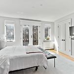 Luxe Studio Ste In Upper East Side With Charming Juliet Balcony
