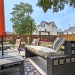 Rockaway 3 Bedroom Suite By The Sea.