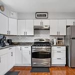Rockaway 3 Bedroom Suite By The Sea.