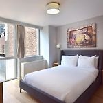 Hotel 32 32