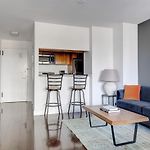 Ues Studio W Balcony Gym Nr Subway Nyc-240
