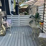 Adorable 1 Bedroom Cottage