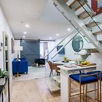 75-3B 3Br Luxury Duplex Brand New &D Elevator