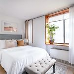 75-3B 3Br Luxury Duplex Brand New &D Elevator