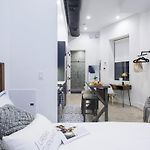 3-2 New Prime E Village Private Outdoor!