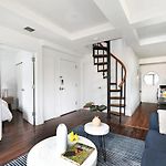 809-6A New 2Br Private Roof & City View