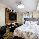 Modern Comfort In Brooklyn