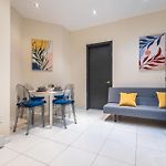 Spacious 4Bd Gem In Manhattan