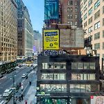 Blueground Midtown Gym Elev Near Times Sq Nyc-1478