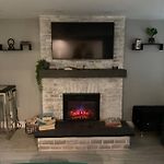 3 Bedroom Duplex W Large Backyard