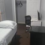 Room In A Beach House With Queen Bed In A Landlord Hosted Three Bedroom Apartment