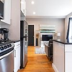 Renovated Lower Eastside 2Br Washer Dryer