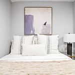 Chelsea Charm 2Bd 1 Bath