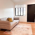 Cozy And Modern Stay In Brooklyn - C