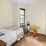 West 30Th Street Guest House