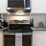 83-3W Ues Central Park Newly Furnished Xl Studio
