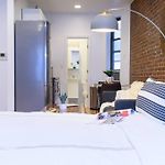 83-3W Ues Central Park Newly Furnished Xl Studio
