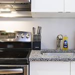 83-3W Ues Central Park Newly Furnished Xl Studio