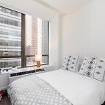 Outstanding & Bright 5Bdr & 2 Bth In Downtown Manhattan