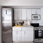 444-3A Newly Renovated 1Br - Elevator Building