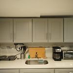Cozy 2 Bedroom In A Lovely Forest Hills Neighborhood