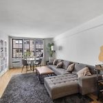 Suite With Private Kitchen And Bathroom In Times Square Central Park - Sleeps 4!