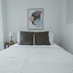 Outstanding & Cozy 4Bdr & 2Bth In Downtown Manhattan