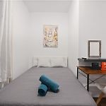 Spacious Modern Chinatown 3 Bedrooms