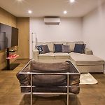 Modern 2 Bedroom Retreat In Downtown Manhattan