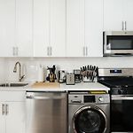 1290-10 New Renovated 2 Bedrooms In Ues