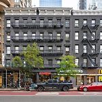 1290-10 New Renovated 2 Bedrooms In Ues
