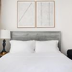 1597-14 New Renovated Studio Rime Ues - W D