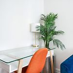 105-2C Xl Studio Prime Location