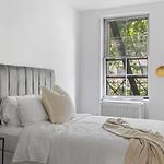 Chelsea Canvas III By Rove Travel Charming 2Br Gem