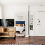 809-4A Columbus Circle New Bldg 1Br W D