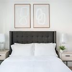 809-2A Gorgeous 1Br New W D Modern Best Location