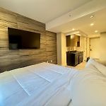Rose Hotel Bronx Brand New