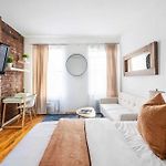 26-3A Studio Gramercy W D Outdoor Courtyard