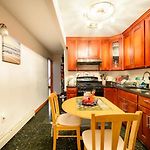Best Large Private Room & Private Bathroom, Laguardia Airport 10Min