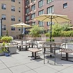 Stunning Nyc Views! Free Gym! Doorman! Terrace!