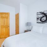 102-1A Best Value 2Br Apt Near Central Park