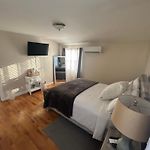 Chic Modern Bedroom 5 Mins From Jfk