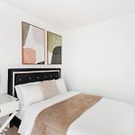 75-4A Brand New 3Br Prime Ues W D In Unit