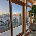 Sunny Oasis With Wd I Central Air I Desk I Free Park