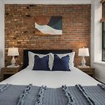 Rustic Nyc Apartment In Trendy Hudson Yard