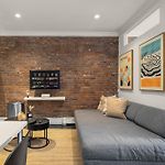 Rustic Nyc Apartment In Trendy Hudson Yard