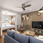 Stylish Nyc Retreat Near Top Attractions