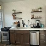 Gorgeous Victorian House!! Entire Suite In Sam\'S Home